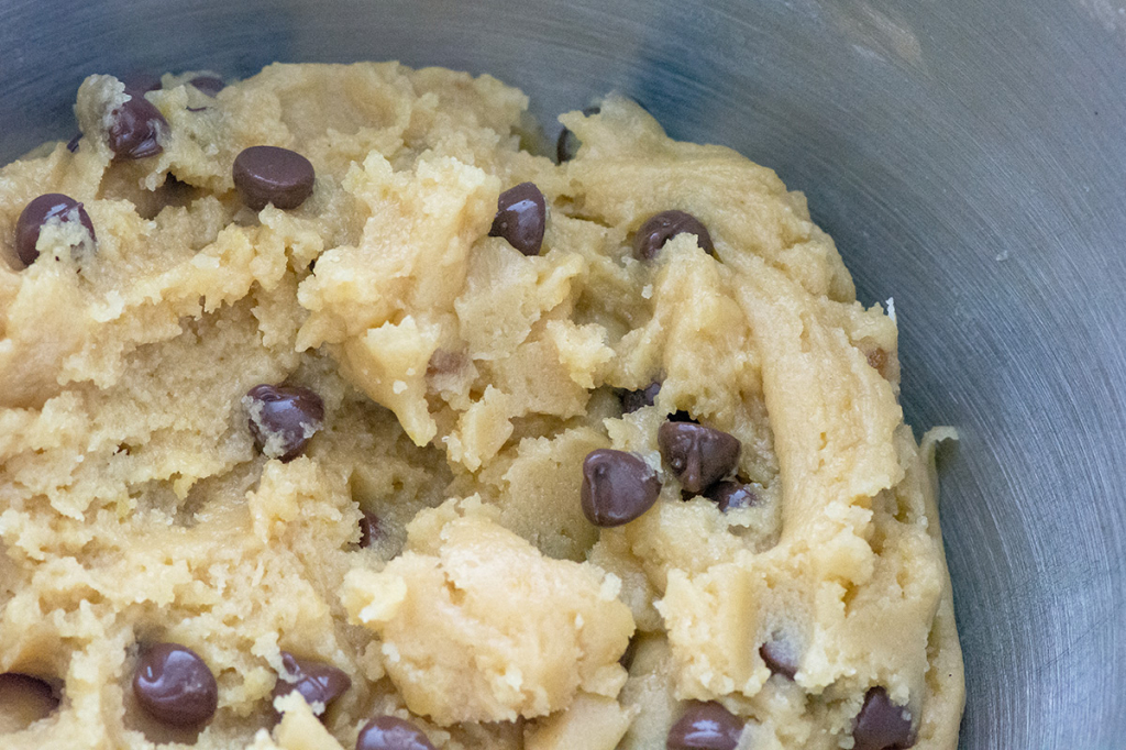 Perfect double chocolate chip cookie dough || KailleysKitchen.com