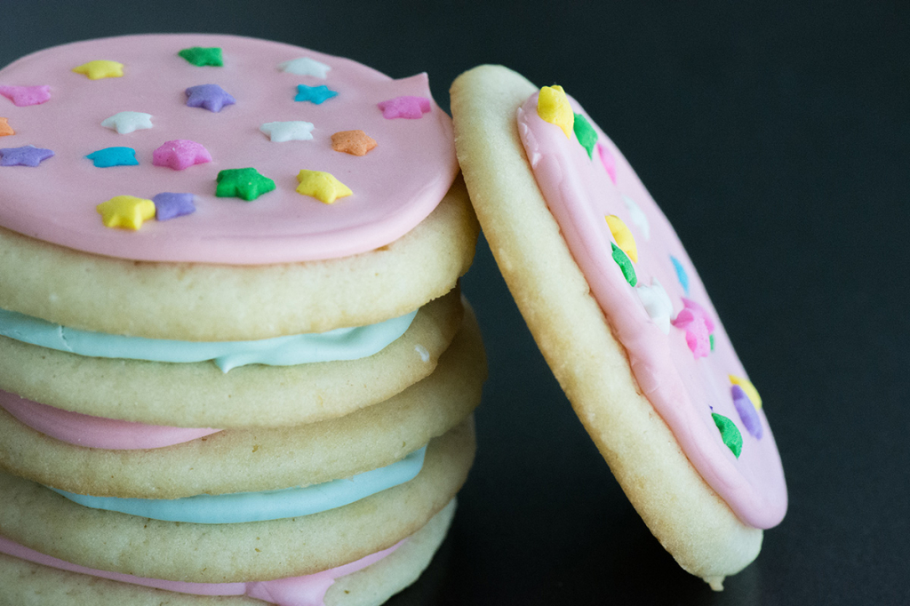 Perfect Sugar Cookies || KailleysKitchen.com